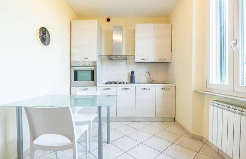Pisa Apartment | Villa Emily: Ideal Family Retreat with Garden & Wi-Fi