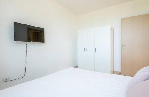 Pisa Apartment | Villa Emily: Ideal Family Retreat with Garden & Wi-Fi