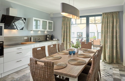 Sellin Villa | Villa Emma: Relax with Spa, Ocean Views & Hot Tub
