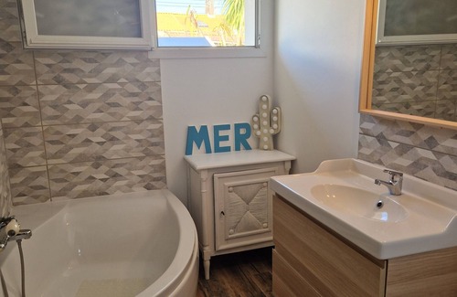 La Bernerie-en-Retz Villa | Cozy Villa by the Sea: Child-Friendly Bliss Awaits