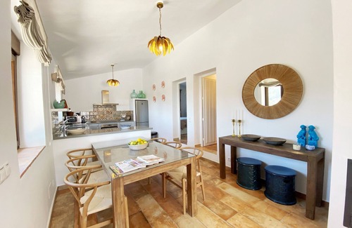 Competa House | Villa en Cómpeta: Impressive Views & Poolside Relaxation