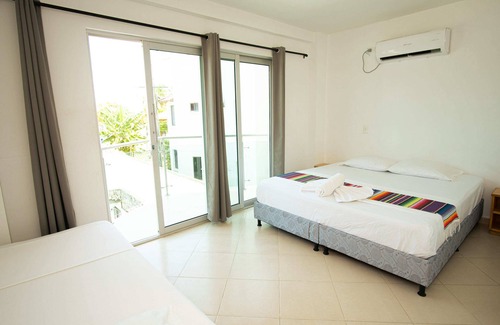Covenas Hotel | Beachside Villa in Coveñas with Pool & Breakfast for 10