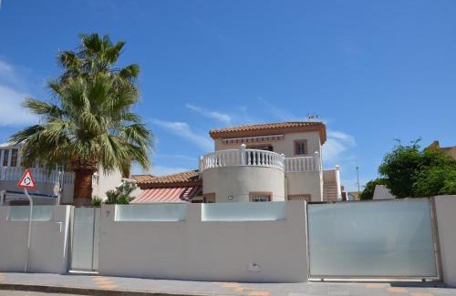 Torre de la Horadada House | Cozy Villa in Torre de la Horadada, Steps from the Beach