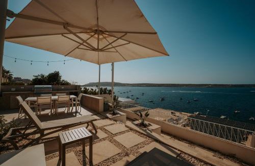 Mellieha Villa | Villa Enchante: Oceanfront Retreat with Pool & Pet Welcome