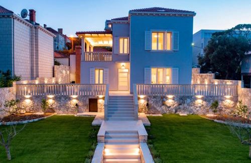 Babin Kuk Villa | Villa Enigma: Oceanfront Escape with Pool & Child-Friendly Perks