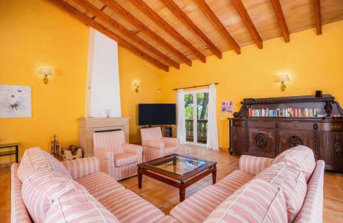Cala Ratjada Villa | Villa Ensueño: Family-Friendly Getaway with Pool Access