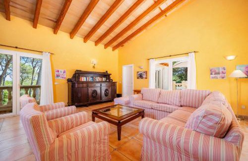 Cala Ratjada Villa | Villa Ensueño: Family-Friendly Getaway with Pool Access