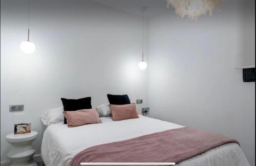 Santa Pola Villa | Villa Ensueño: Oceanfront Escape with Child-Friendly Amenities
