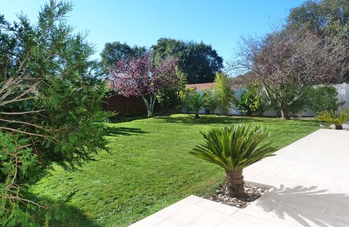 La Teste-de-Buch House | Renovated Villa with Ocean Views Near Arcachon Beaches