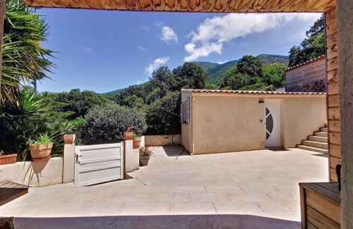 Bastelicaccia Villa | Relax at Villa Entre Mer et Montagne Near Ajaccio