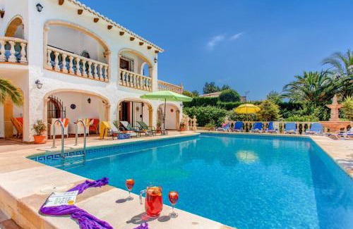 Mar Azul Villa | Relaxing Villa Enzo with Pool and Child-Friendly Amenities