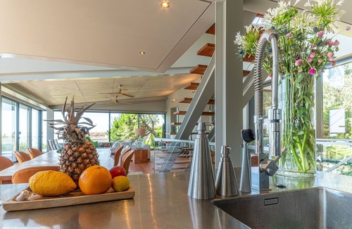 Monserrate House | Elegant Villa Equador - Relax in Private Pool and Spa