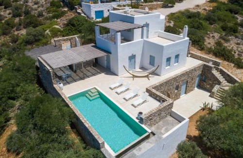 Antiparos Villa | Serene Villa Eris with Ocean View & Pool - 4 Star Retreat