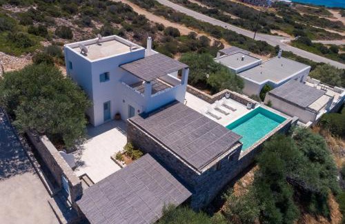 Antiparos Villa | Serene Villa Eris with Ocean View & Pool - 4 Star Retreat