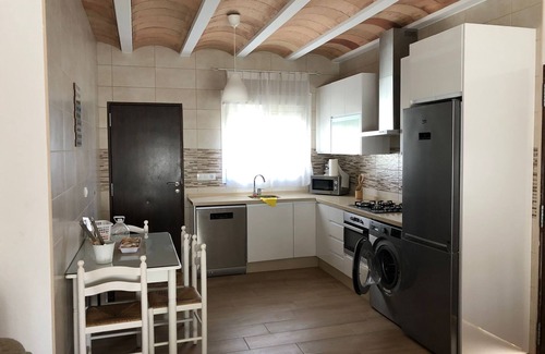 Chiclana de la Frontera Ski Chalet | Villa Tres Soles: Ocean View Retreat Near the Beach