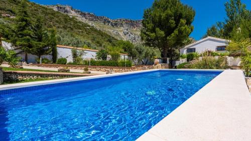 Antequera Villa | Elegant Villa Las Gayumbas: Family-Friendly Retreat