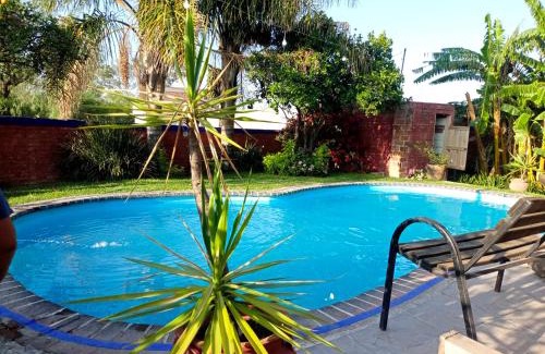 San Juan del Rio House | Discover Villa Escondida: Pet-Friendly Family Retreat