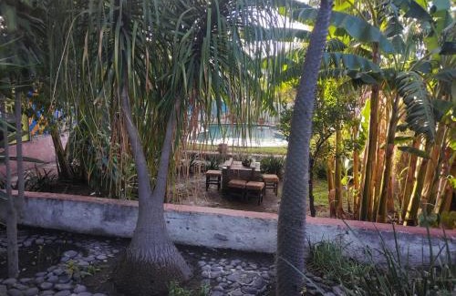 San Juan del Rio House | Discover Villa Escondida: Pet-Friendly Family Retreat