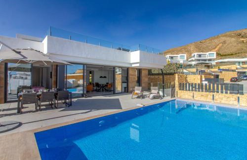 Finestrat Villa | Guest Rated 10/10: Villa Esmeralda 20 with Pool Access