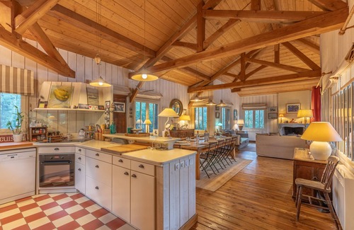 Le Canon House | Discover Villa Esmeralda - Le Canon with Oceanfront Bliss