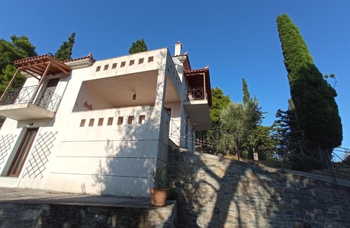 Stafylos Villa | Villa Esmeralda: Ocean View Retreat with 9/10 Guest Rating