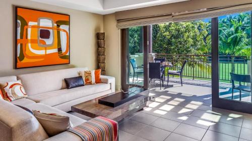 Herreras Apartment | Discover Villa Esmeralda: Family-Friendly 4-Star Retreat