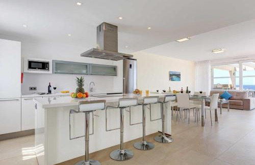 Los Delfines Villa | Oceanfront Villa ESMERALDA SOL: 4-Star Getaway with Pool