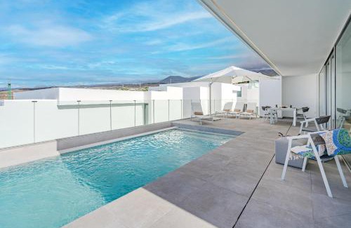 Adeje Villa | Relaxing Villa Cala - Casangular: Highly Rated with Pool
