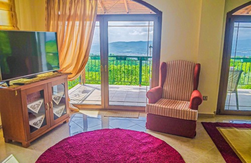 Edessa Villa | Villa Etheras - Family and Pet-Friendly Near Edessa