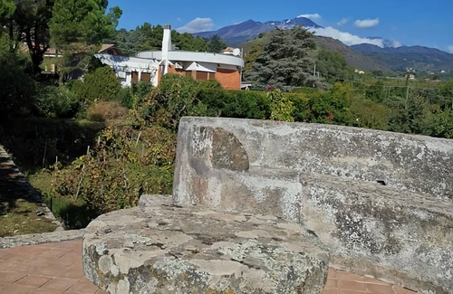 Viagrande Villa | Experience Villa Etna with Pool and Spa near Mount Etna