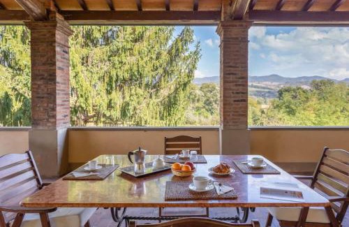 Vicchio Villa | Elegant Villa Eugenia Tuscany with Pool, Sauna & Gym