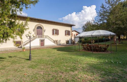 Vicchio Villa | Elegant Villa Eugenia Tuscany with Pool, Sauna & Gym