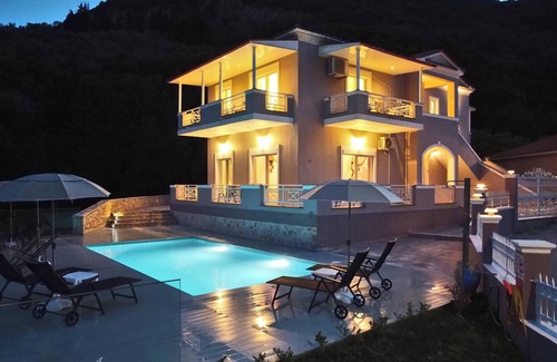 Afionas Apartment | Villa Euphoria Apt 3: Ocean View with Pool & Breakfast
