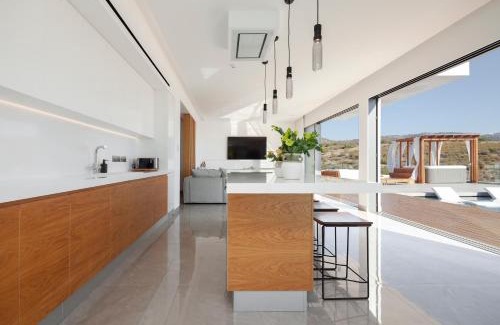 Peyia Town Villa | Villa Euphoria: Oceanfront Retreat with Pool and More