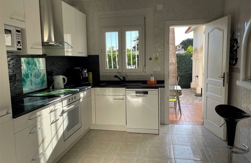 Molinell Villa | Villa Eva: Exclusive Retreat with Private Pool Near Beach