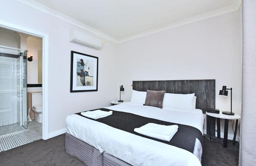 Pokolbin Villa | Elegant 2BR Villa at Pinot Gris Resort - Family Friendly Stay