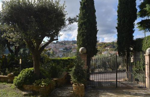 Montepulciano House | Villa Fè: Oceanfront Getaway with Hot Tub & Panoramic Views