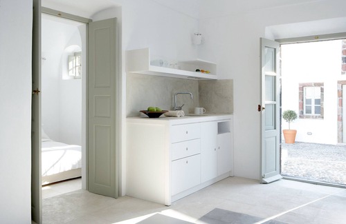 Pyrgos Hotel | Experience Villa Fabrica Santorini: Ocean View and Pool