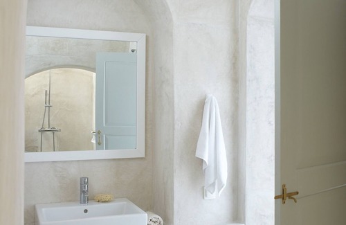 Pyrgos Hotel | Experience Villa Fabrica Santorini: Ocean View and Pool