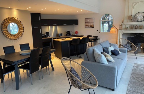 Royan Villa | Oceanfront Villa Face Mer with Pool and Spa Retreat