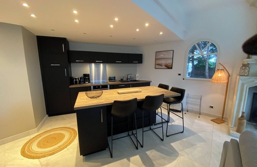 Royan Villa | Oceanfront Villa Face Mer with Pool and Spa Retreat