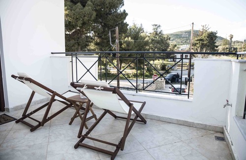 Faistos House | Cozy Villa Faistos View - Balcony Apartment with Pool