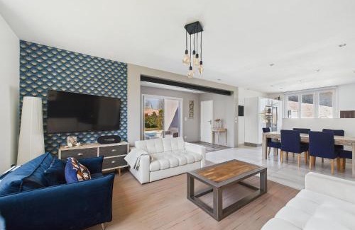 Marcheprime Villa | Villa familiale et confortable - Piscine Privée - idéalement située entre Bordeaux et le Bassin d'Arcachon