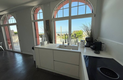 Pornichet Villa | Explore Villa Familiale - Les Pieds Dans l'Eau with Ocean Views