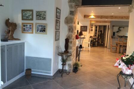 La Grand-Chile Villa | Family Villa with Pool and Spa near Valbonne