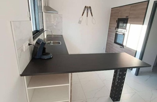 Meynes Villa | Inviting Family Getaway at Villa Familiale Reposante