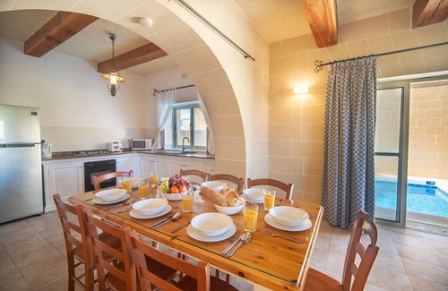 Ta' Għammar Villa | Villa Fana Titanju - Scenic 4 Bedroom Villa with Pool