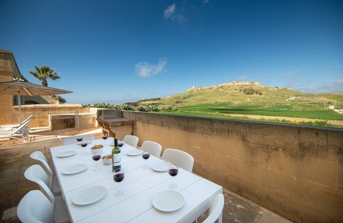 Ta' Għammar Villa | Villa Fana Titanju - Scenic 4 Bedroom Villa with Pool
