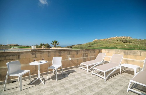 Ta' Għammar Villa | Villa Fana Titanju - Scenic 4 Bedroom Villa with Pool