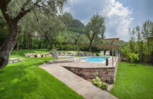 Malcesine Villa | Relax at Villa Fani: Wellness Retreat with Ocean Views